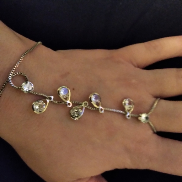 Jewelry - Silver tone Crystal slide bracelet/ring